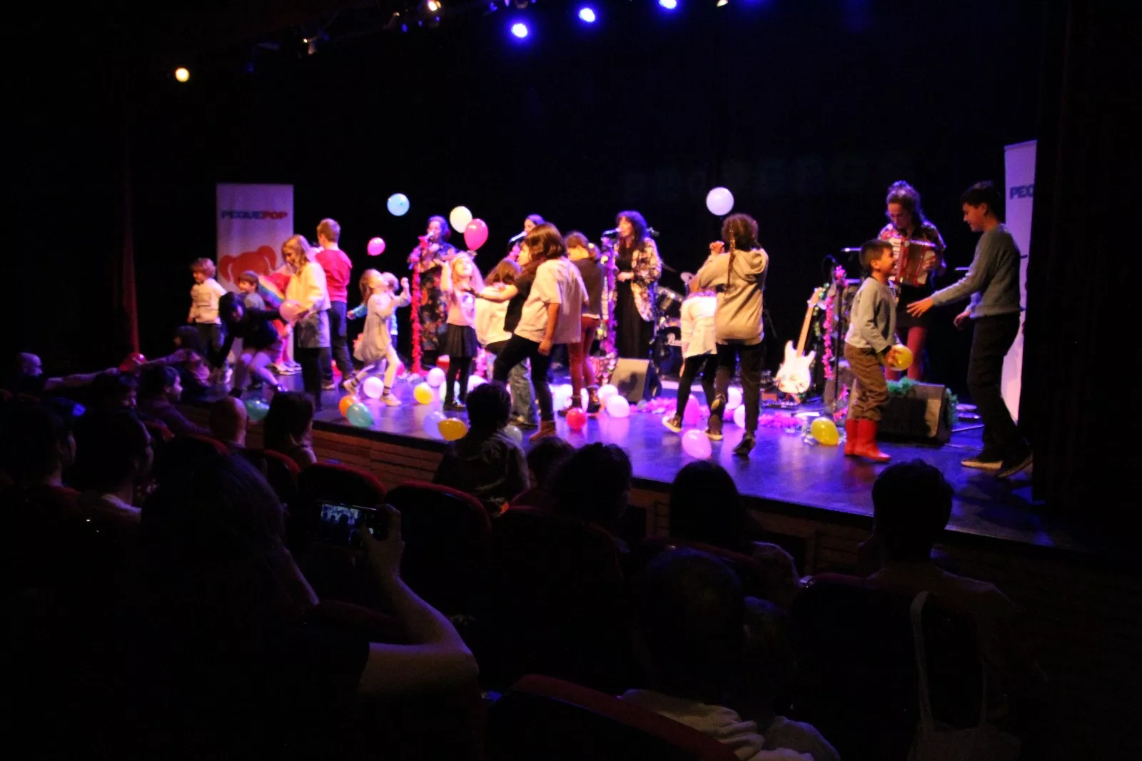 Cumbiazepán en el Pequepop 2025. Foto Carlos Neofato