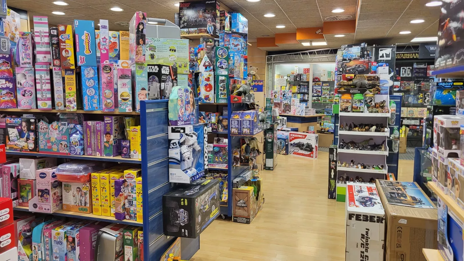 Juguetes en la tienda de Fernando Bernués