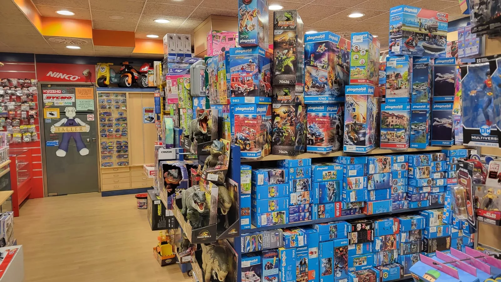 Juguetes en la tienda de Fernando Bernués