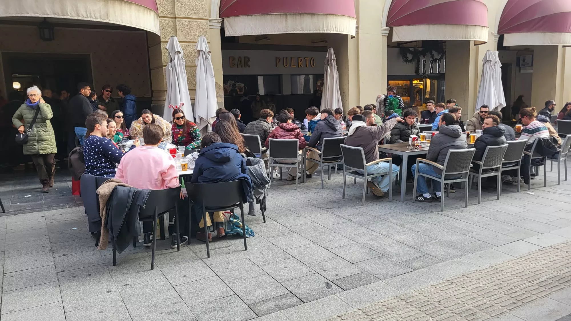  Vermú de Nochebuena en Huesca. Fotos María José Sampietro y Javier García Antón