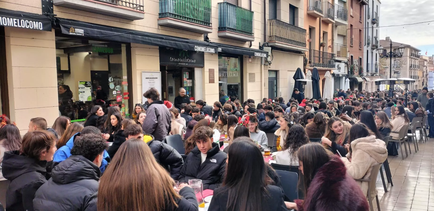  Vermú de Nochebuena en Huesca. Fotos María José Sampietro y Javier García Antón