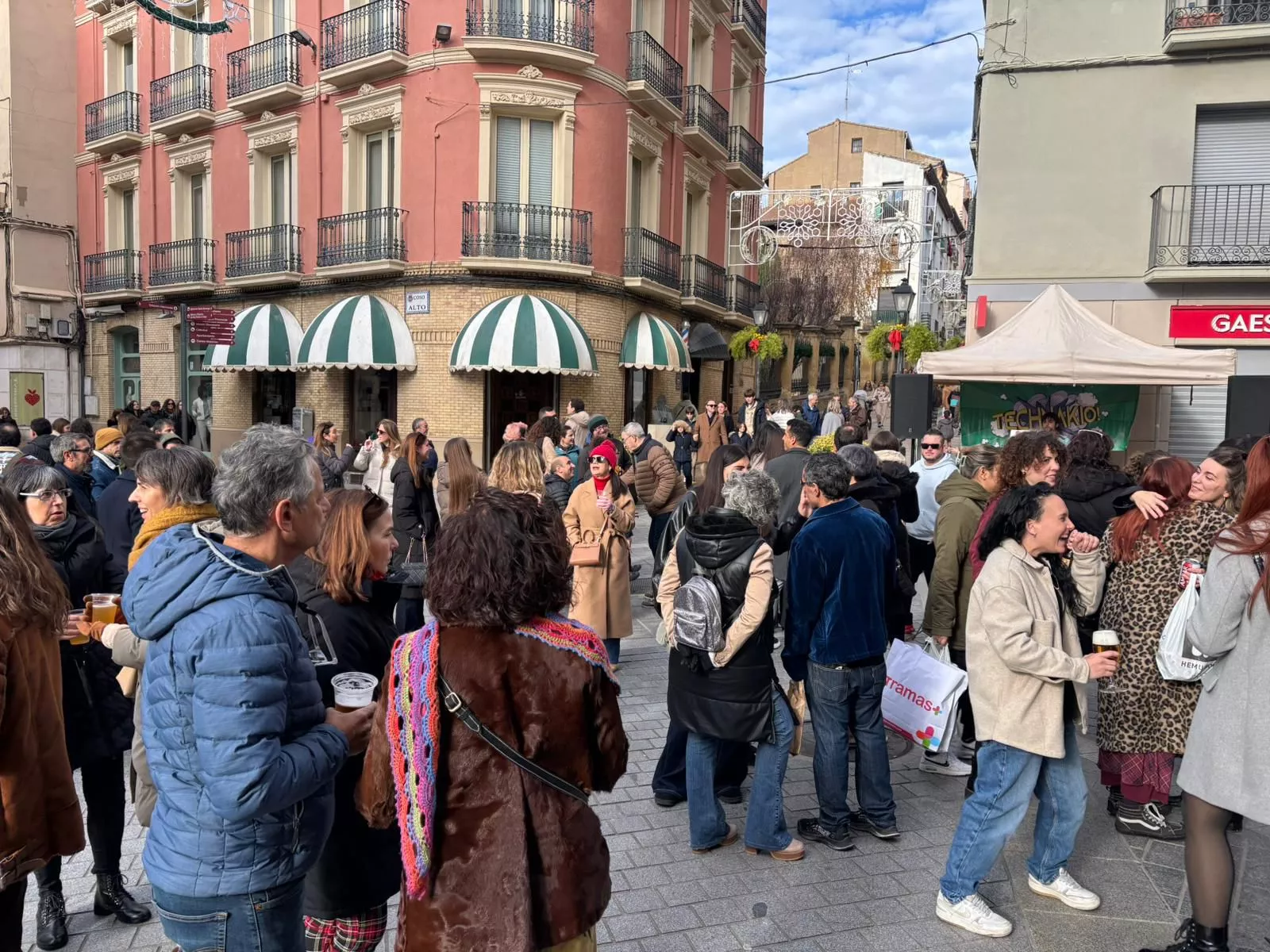  Vermú de Nochebuena en Huesca. Fotos María José Sampietro y Javier García Antón