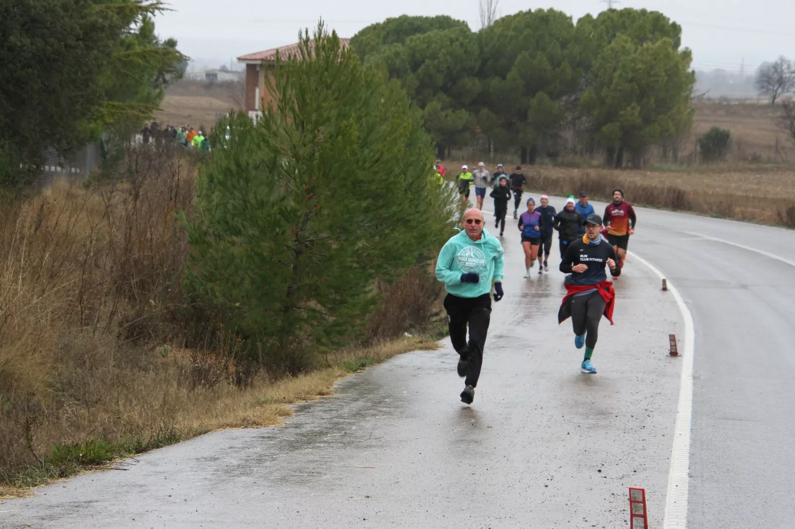 Vuelta Larga navideña de Huesca con recuerdo de José Armisén. Foto Carlos Neofato