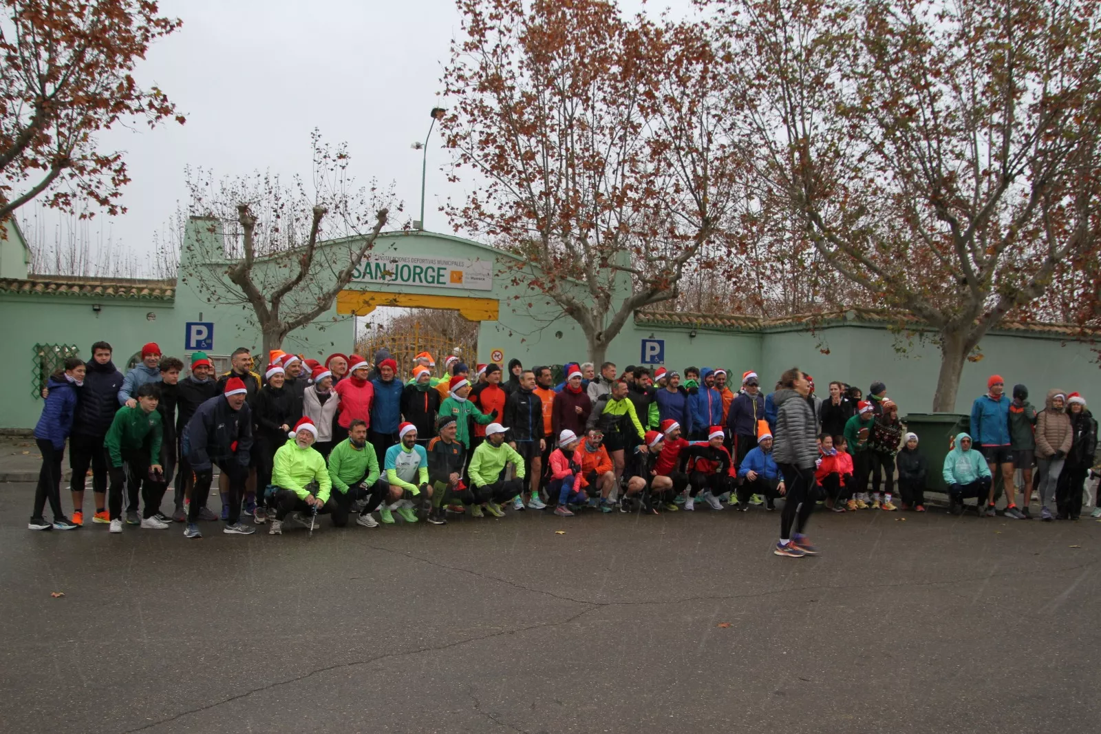 Vuelta Larga navideña de Huesca con recuerdo de José Armisén. Foto Carlos Neofato