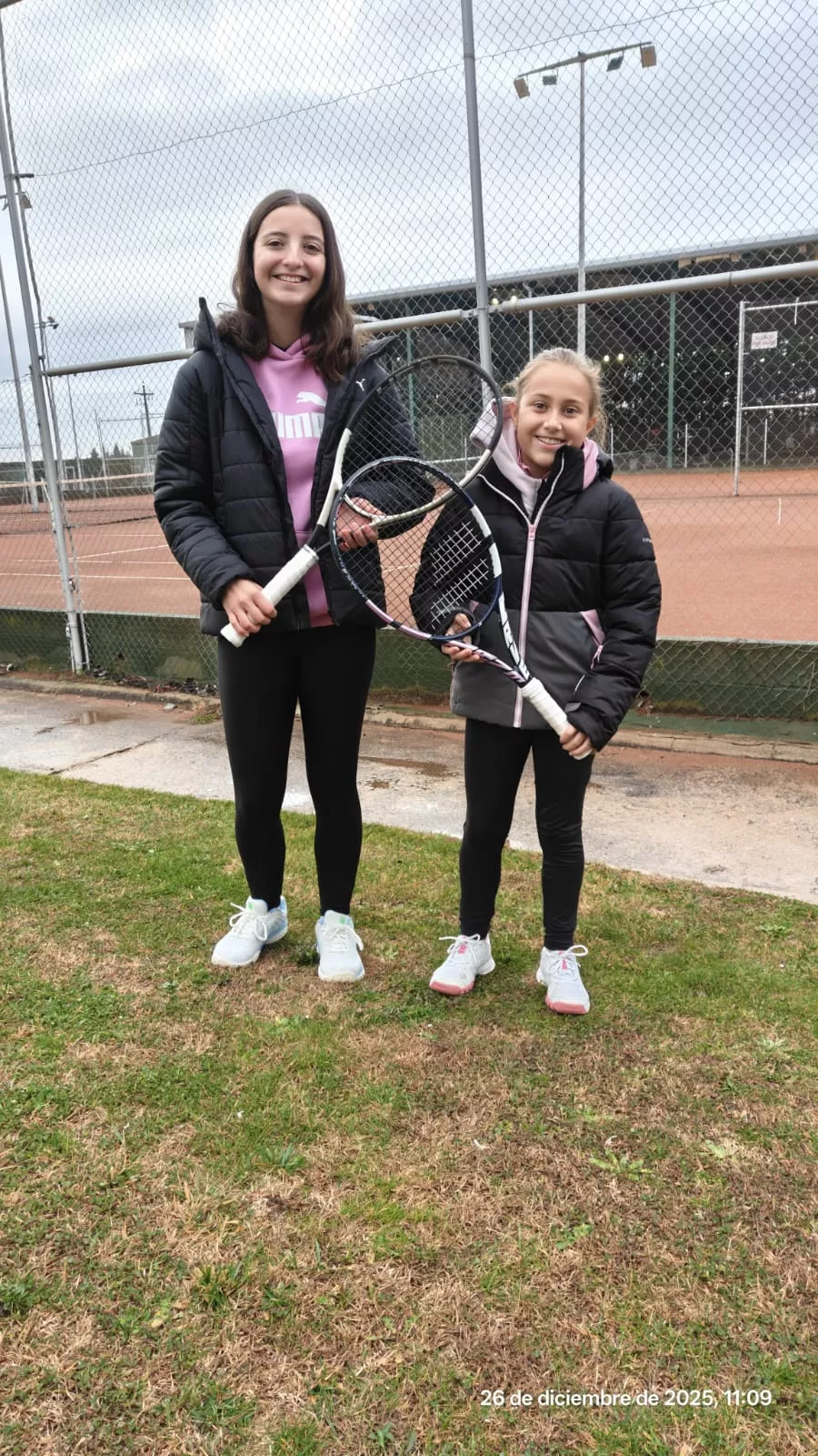 Sara Houghton y Valeria Alfaro, a izquierda y derecha en la foto.