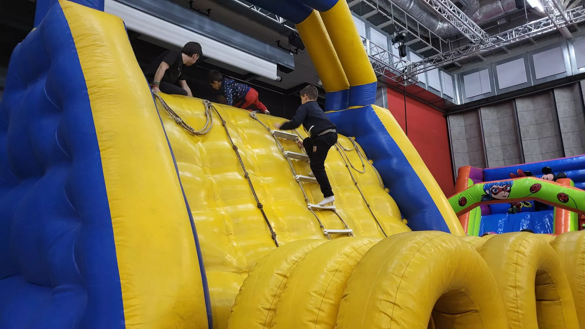 Primera jornada de Guirigay en Huesca