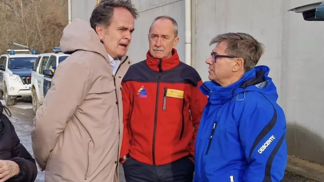 El consejero Roberto Bermúdez de Castro y Miguel Ángel Clavero en Panticosa. El consejero Roberto Bermúdez de Castro y Miguel Ángel Clavero en Panticosa.