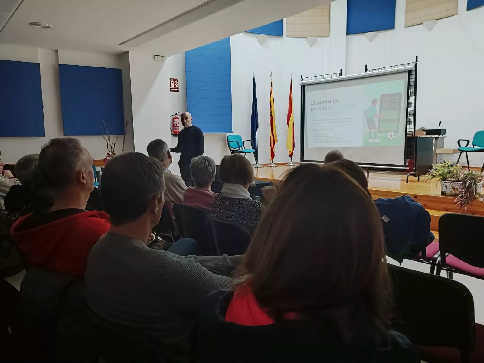 Imagen de la charla-coloquio.