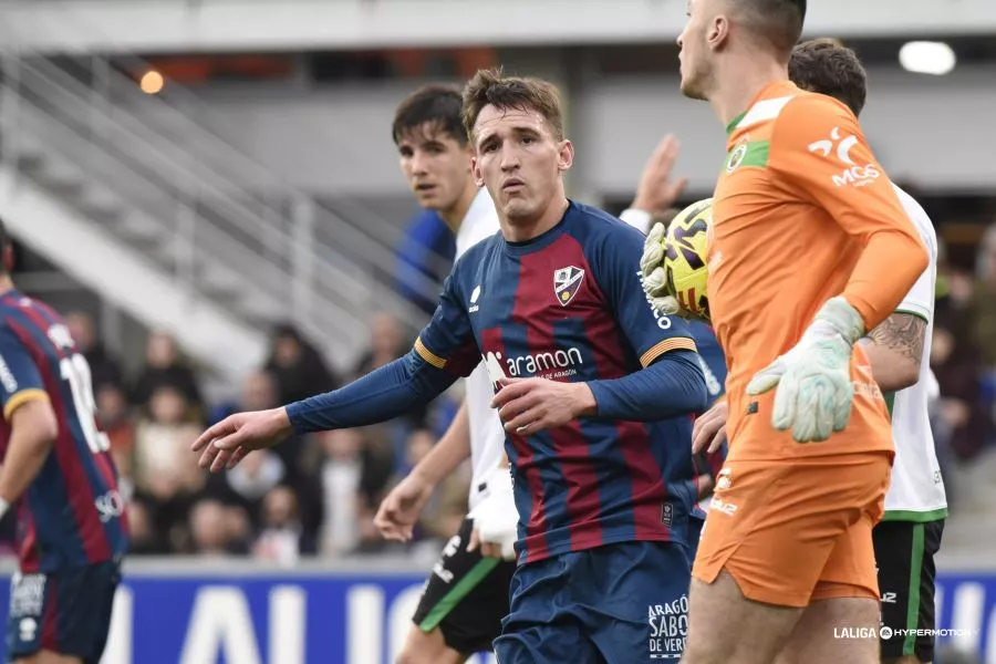 Kortajarena en el partido ante el Racing en El Alcoraz. Foto: LaLiga