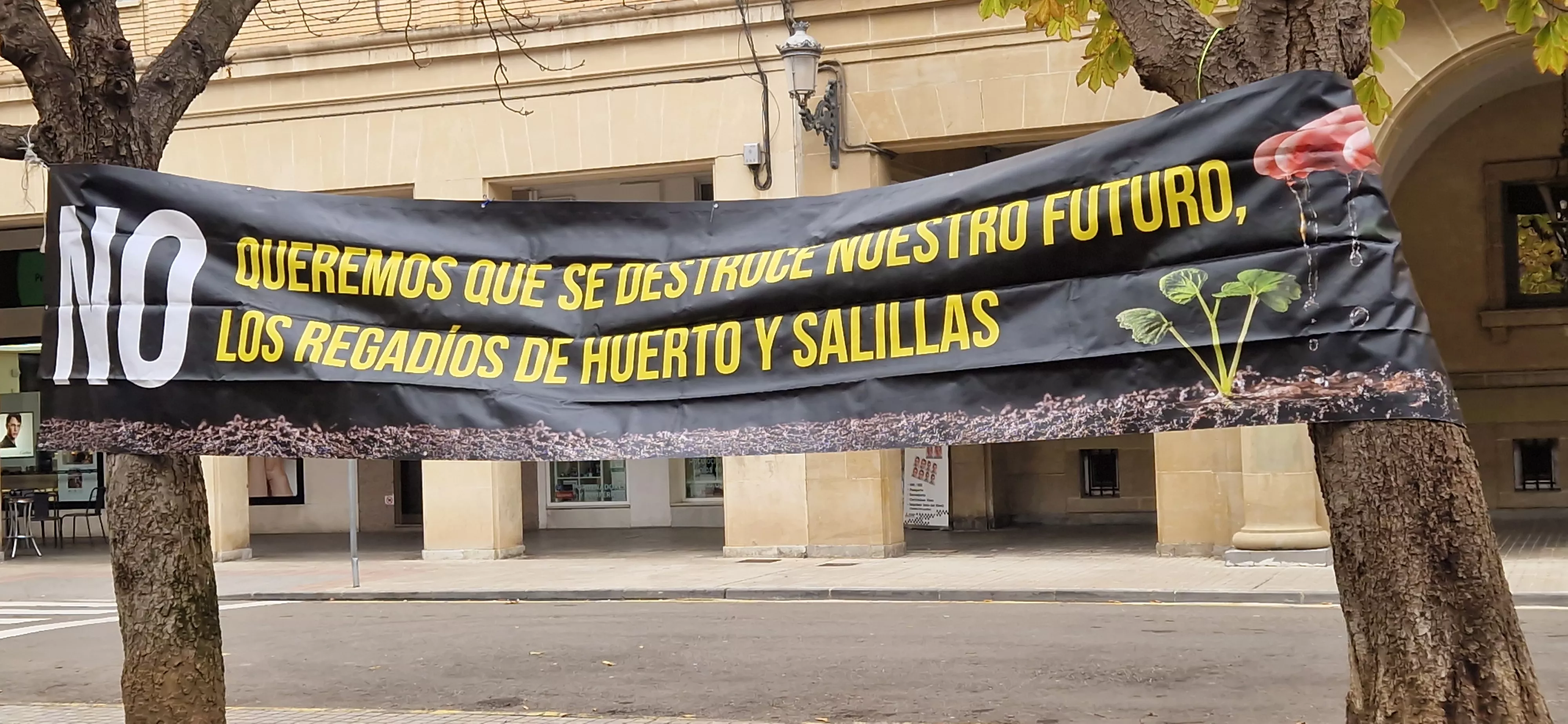 Concentración de Huerto y Salillas en Huesca. Foto Myriam Martínez