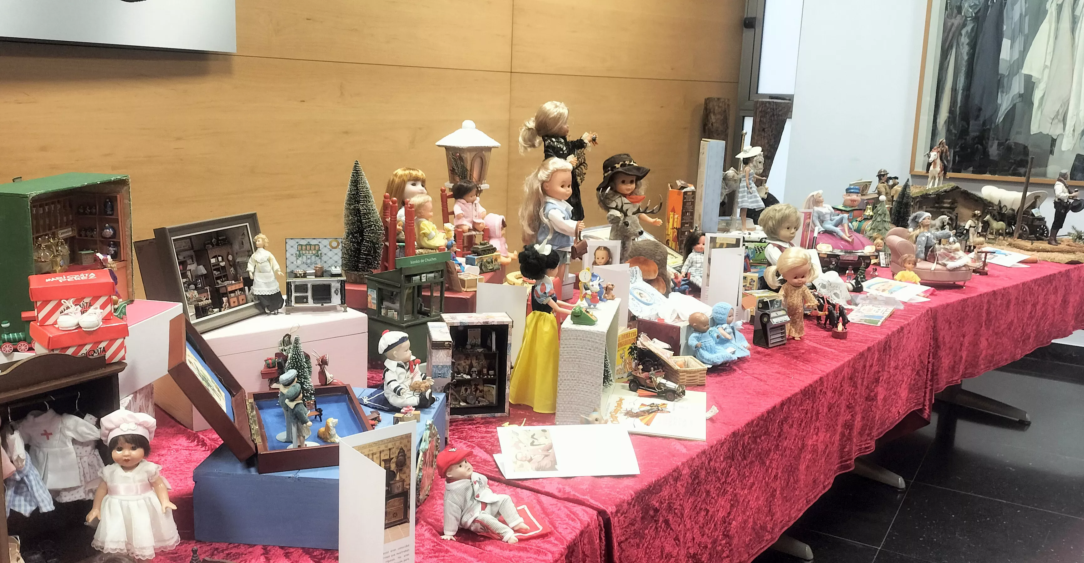 Imágenes de la exposición de juguetes en Fundación Ibercaja Huesca