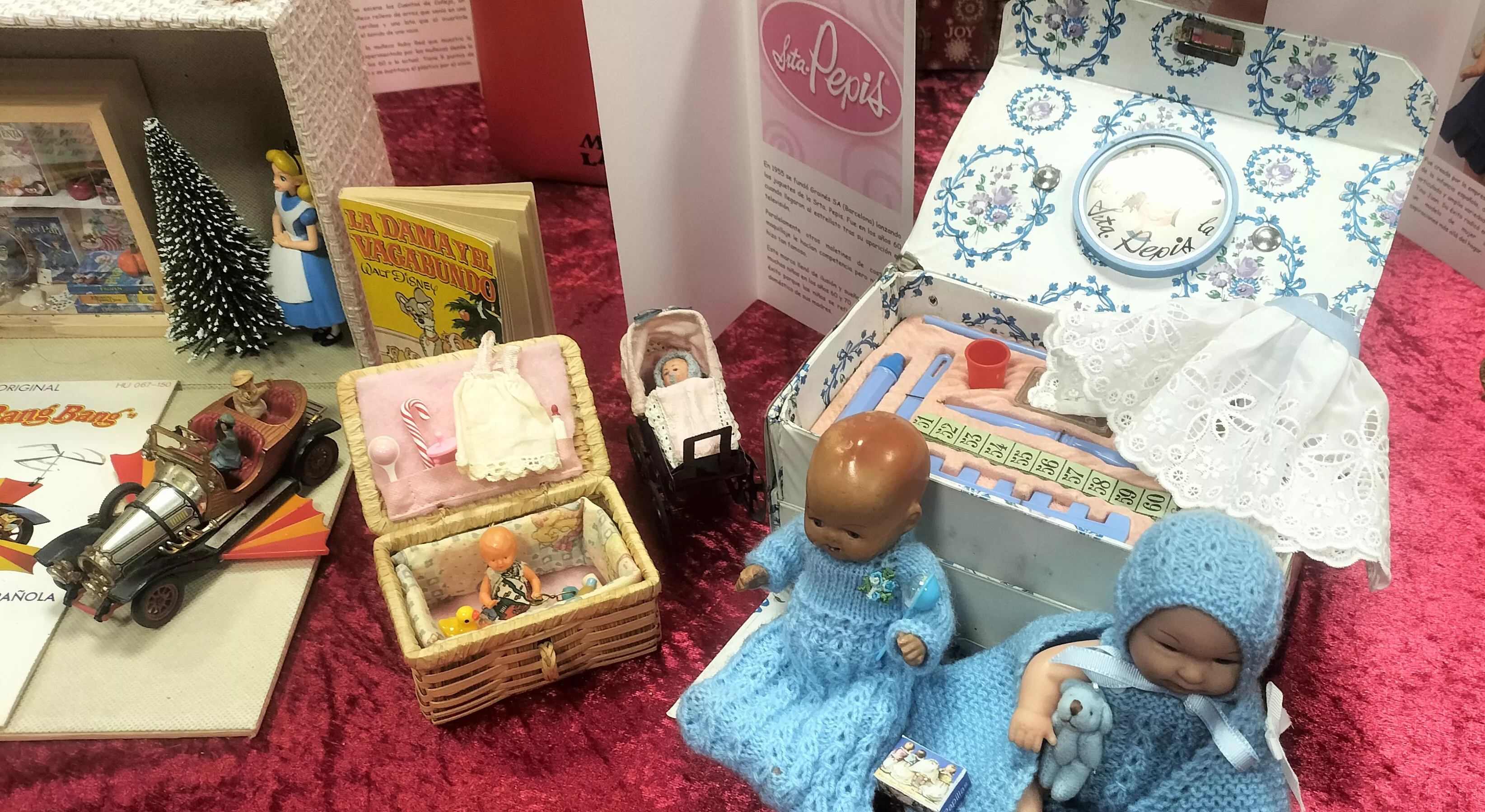 Imágenes de la exposición de juguetes en Fundación Ibercaja Huesca