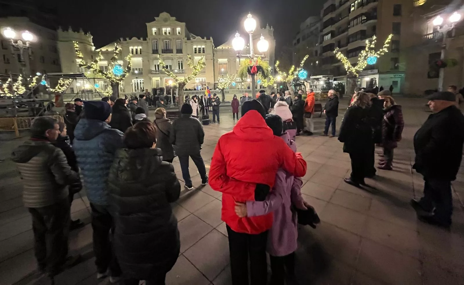 Concentración en Huesca tras la actuación de EEUU en Venezuela. Foto Mercedes Manterola