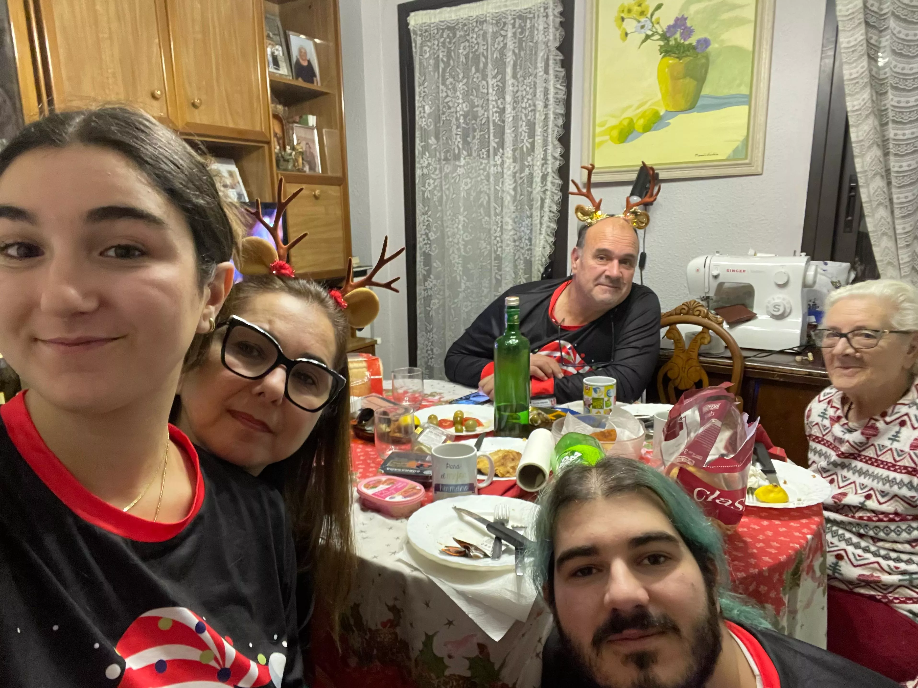 Familia Garvín Sanagustín en unas navidades anteriores, en su casa de Santa Clara.