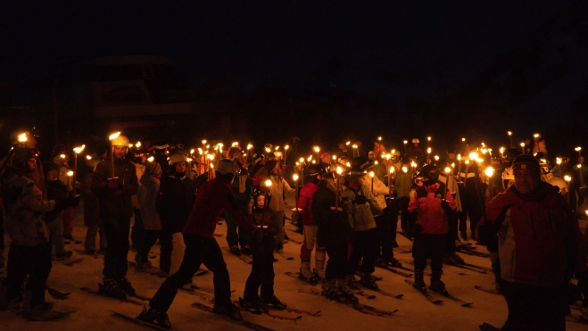 Bajada de antorchas en Cerler.