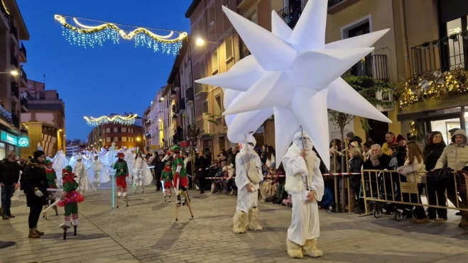 Cabalgata de los Reyes Magos en Huesca. Foto Myriam Martínez
