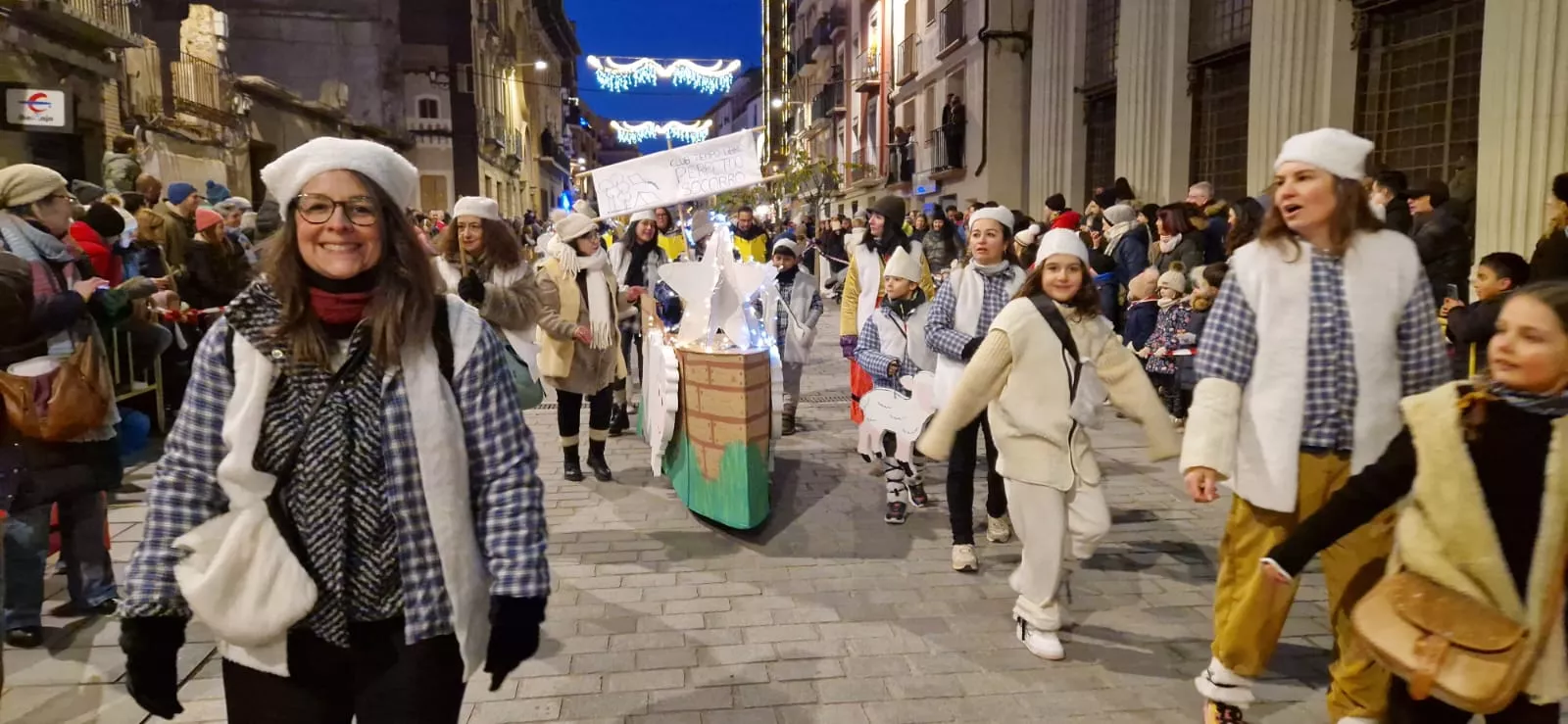 Cabalgata de los Reyes Magos en Huesca. Foto Myriam Martínez