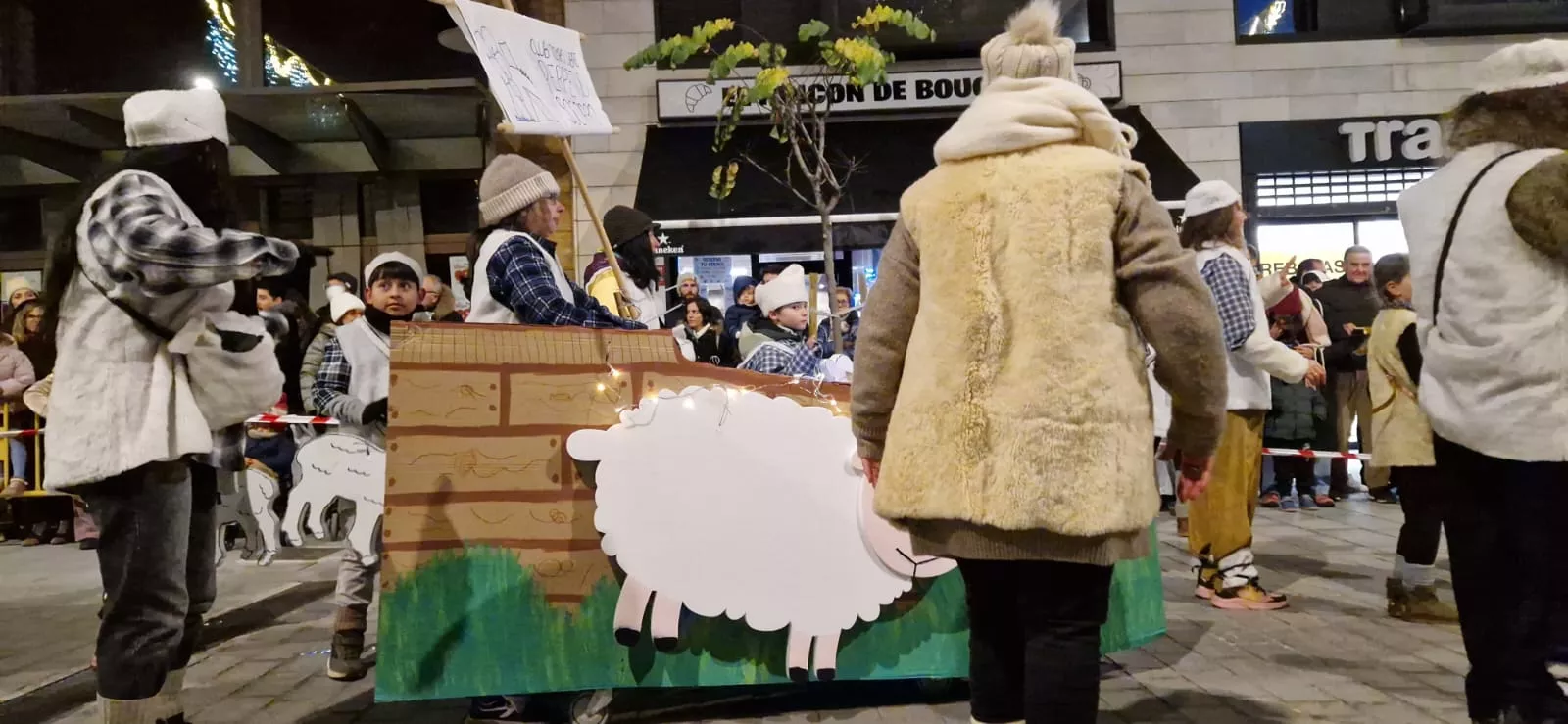 Cabalgata de los Reyes Magos en Huesca. Foto Myriam Martínez