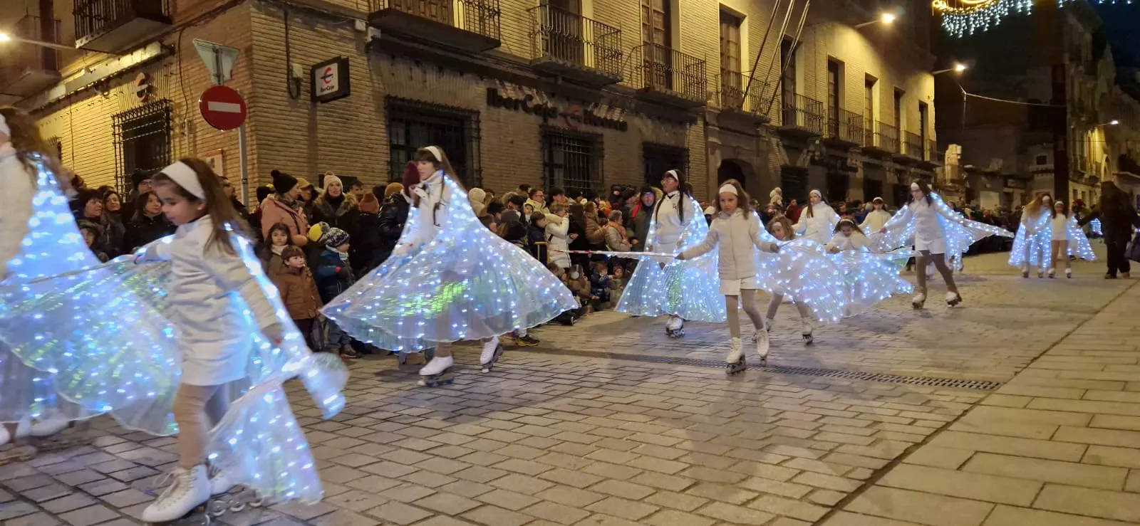 Cabalgata de los Reyes Magos en Huesca. Foto Myriam Martínez