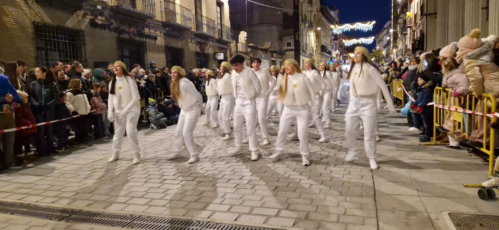 Cabalgata de los Reyes Magos en Huesca. Foto Myriam Martínez