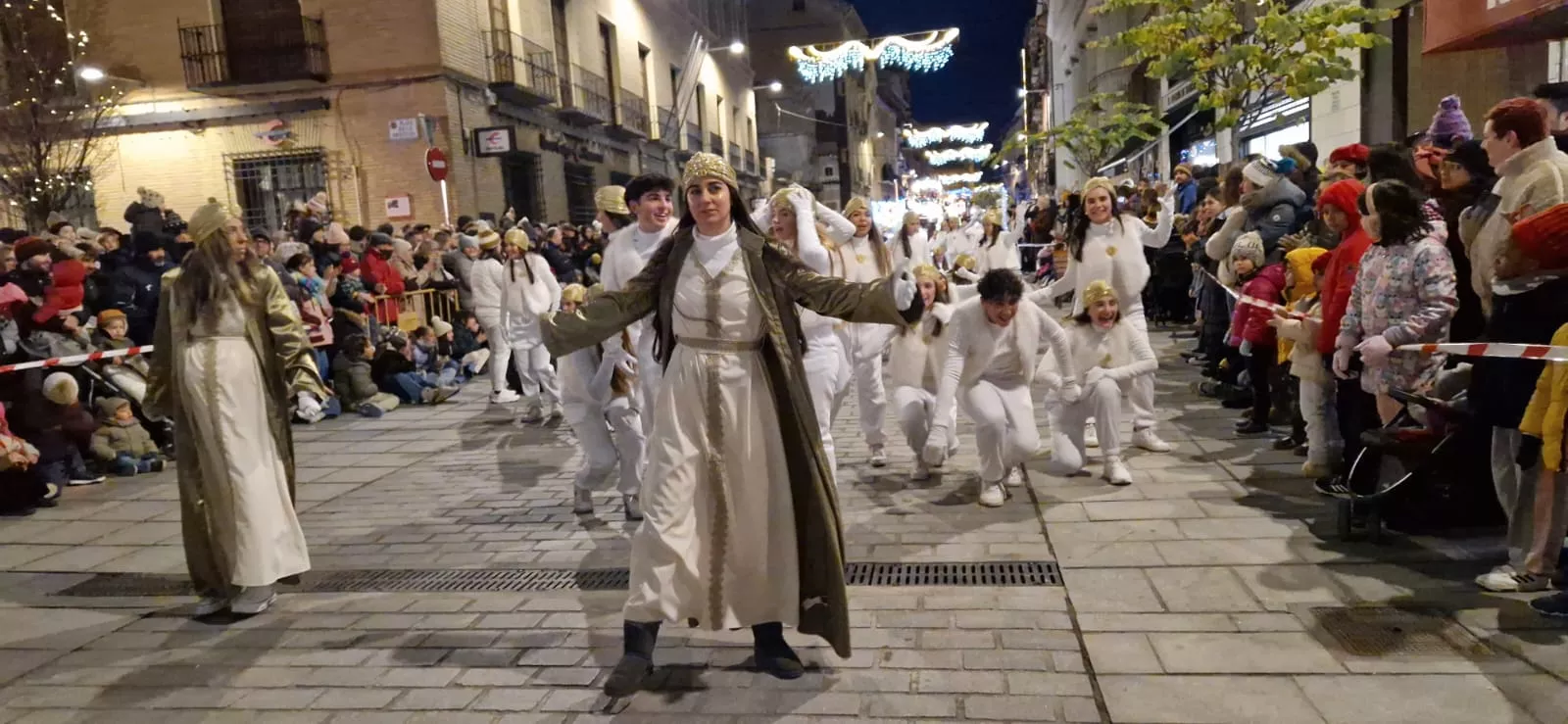 Cabalgata de los Reyes Magos en Huesca. Foto Myriam Martínez