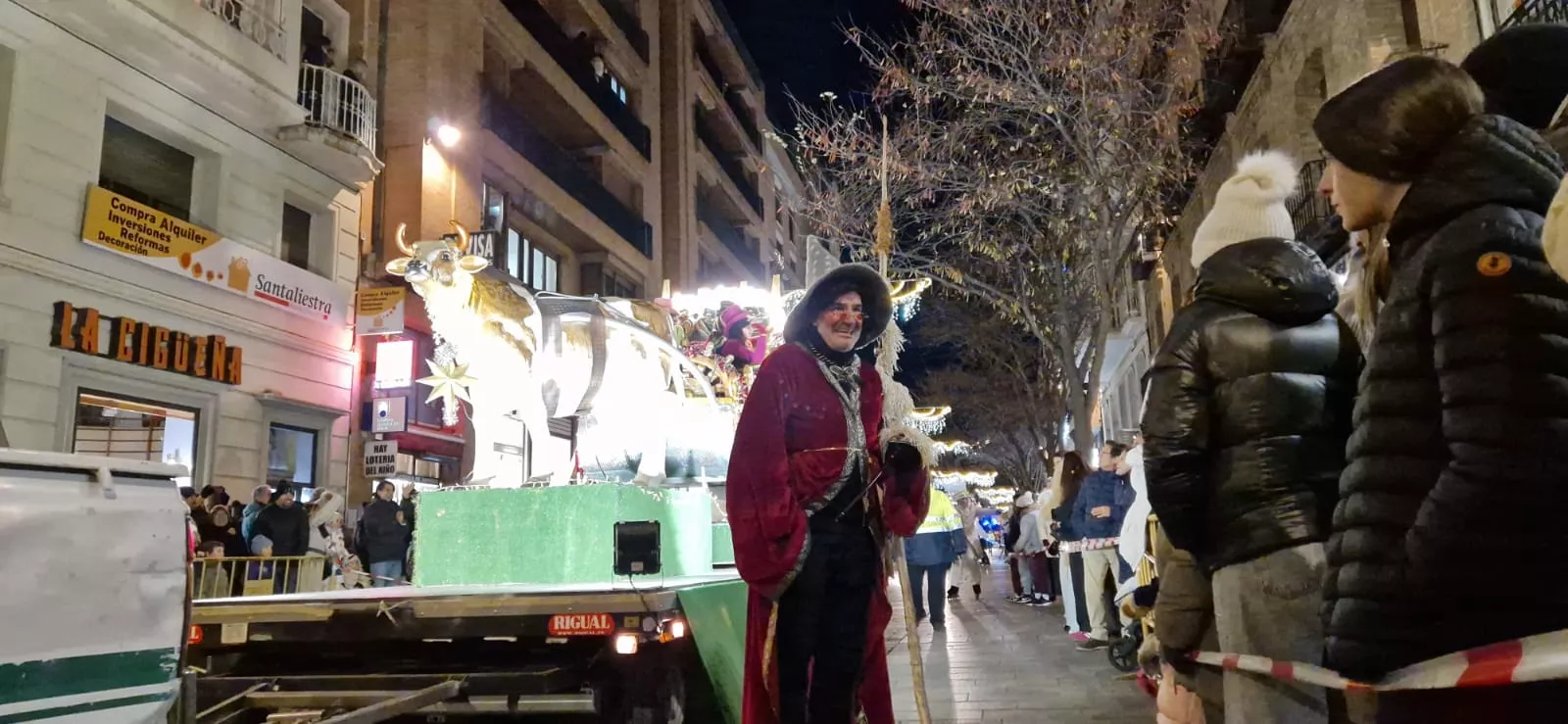 Cabalgata de los Reyes Magos en Huesca. Foto Myriam Martínez