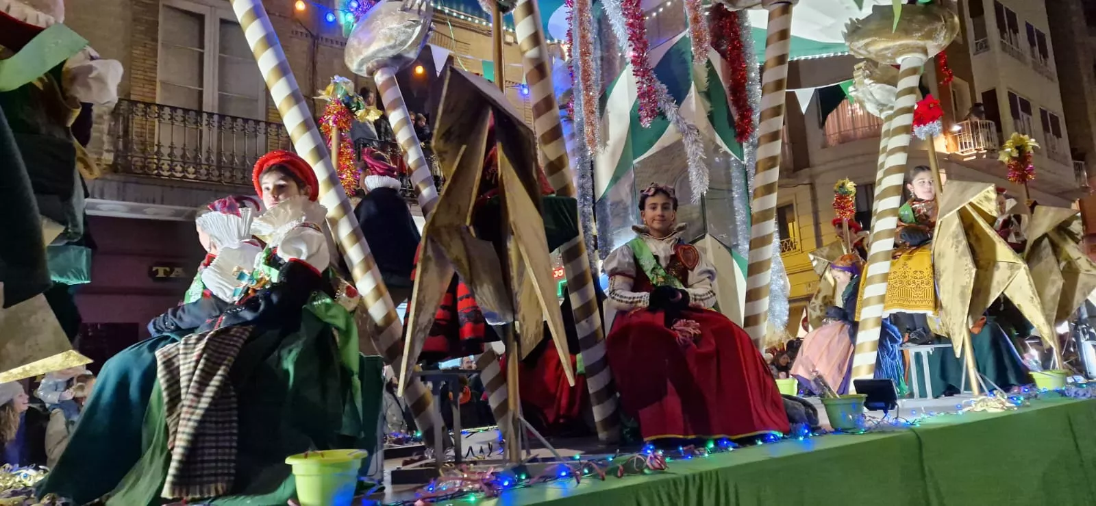 Cabalgata de los Reyes Magos en Huesca. Foto Myriam Martínez