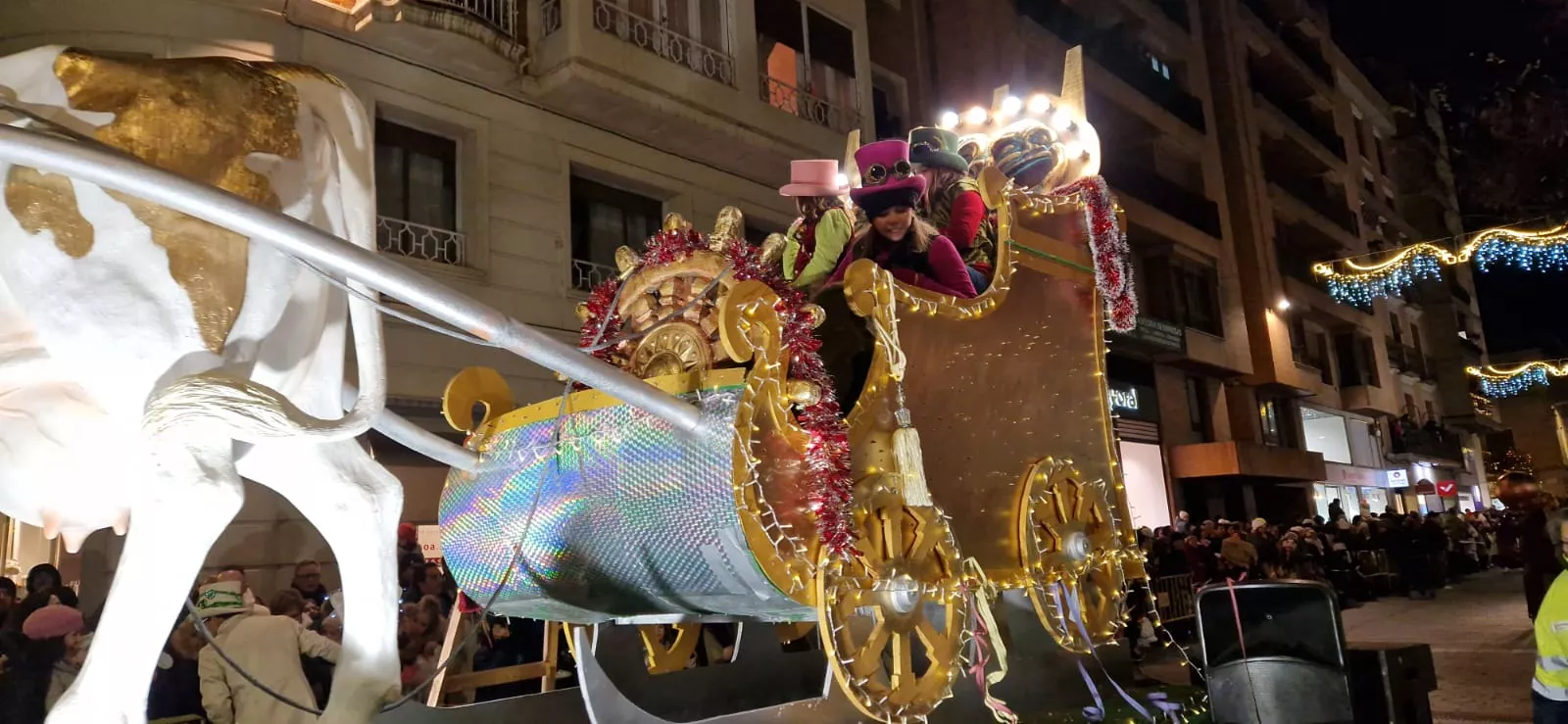 Cabalgata de los Reyes Magos en Huesca. Foto Myriam Martínez