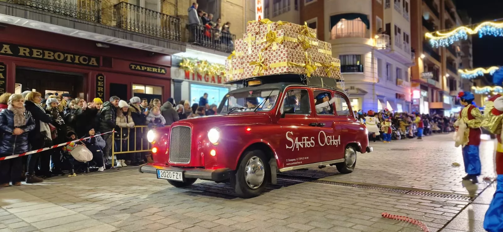 Cabalgata de los Reyes Magos en Huesca. Foto Myriam Martínez