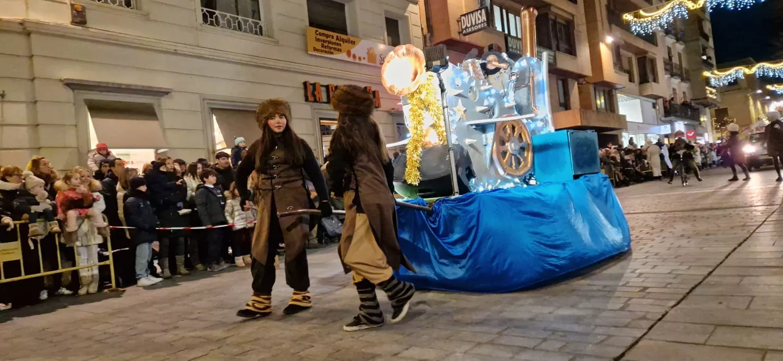 Cabalgata de los Reyes Magos en Huesca. Foto Myriam Martínez