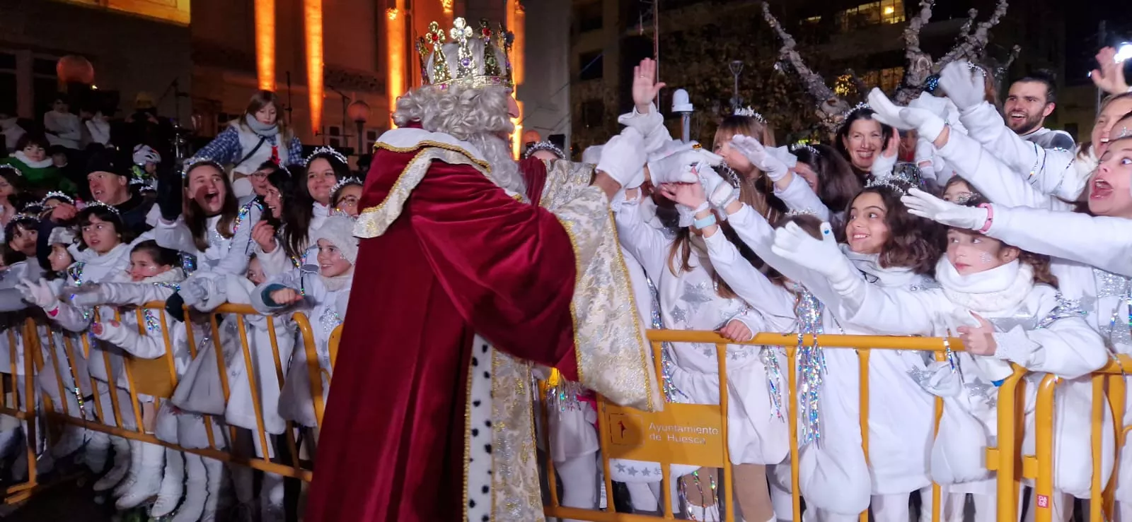 Cabalgata de los Reyes Magos en Huesca. Foto Myriam Martínez