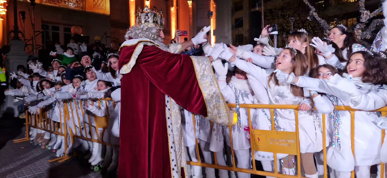 Cabalgata de los Reyes Magos en Huesca. Foto Myriam Martínez