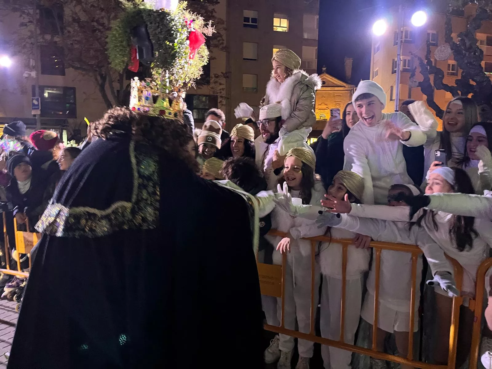 Cabalgata de los Reyes Magos en Huesca. Foto Myriam Martínez