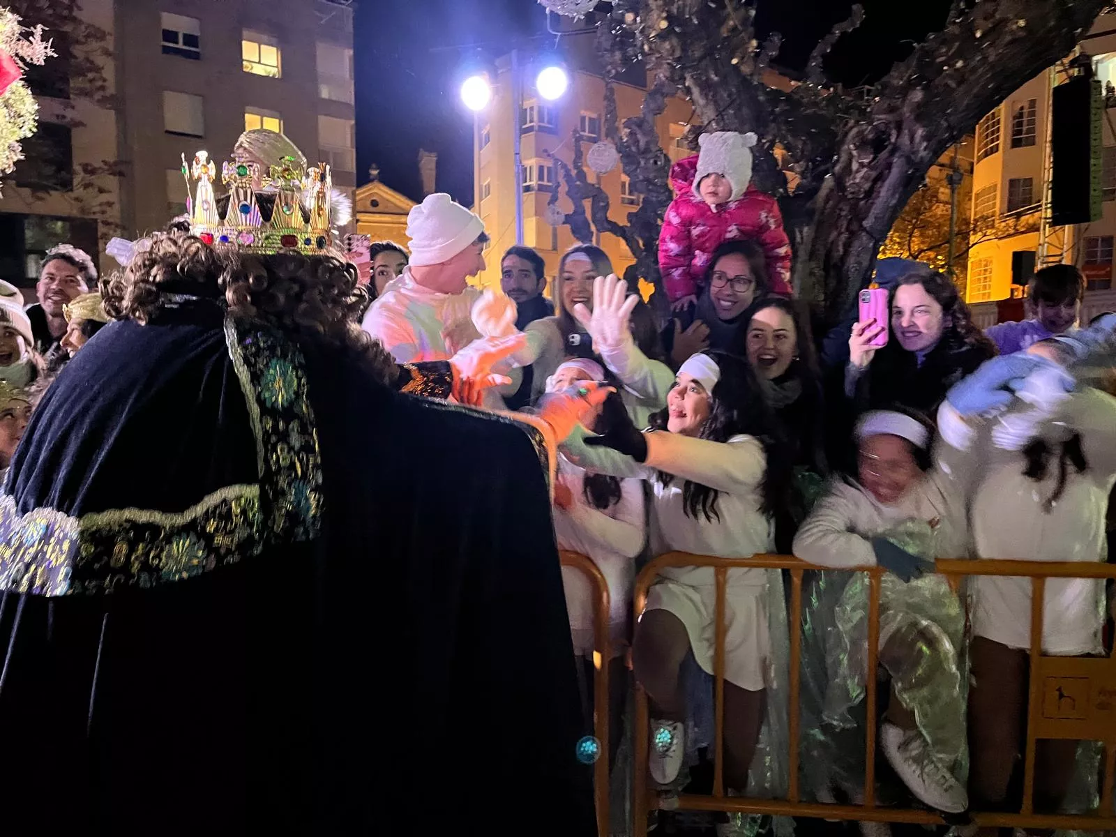 Cabalgata de los Reyes Magos en Huesca. Foto Myriam Martínez