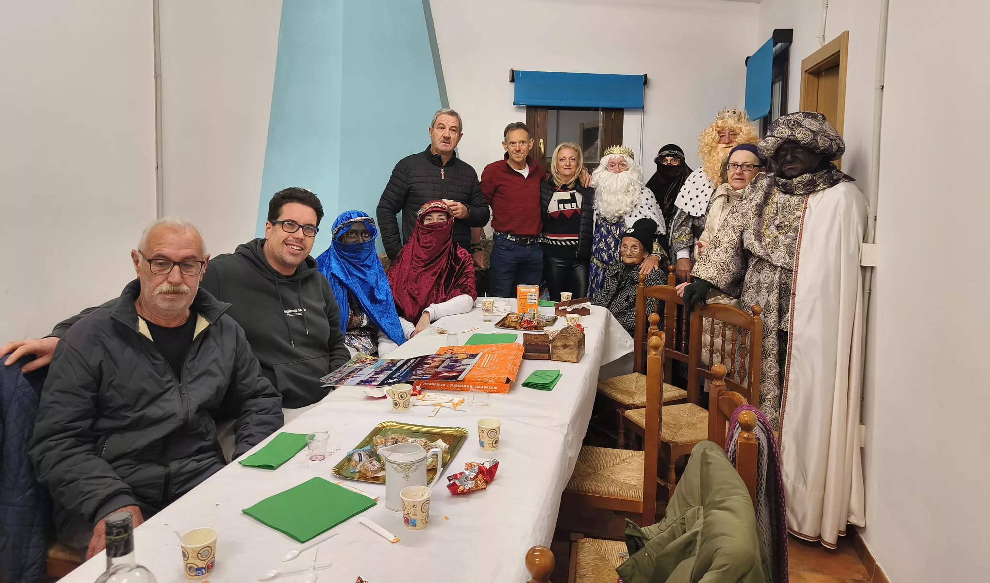 La Cabalgata de Reyes se reafirma como una auténtica fiesta de convivencia.