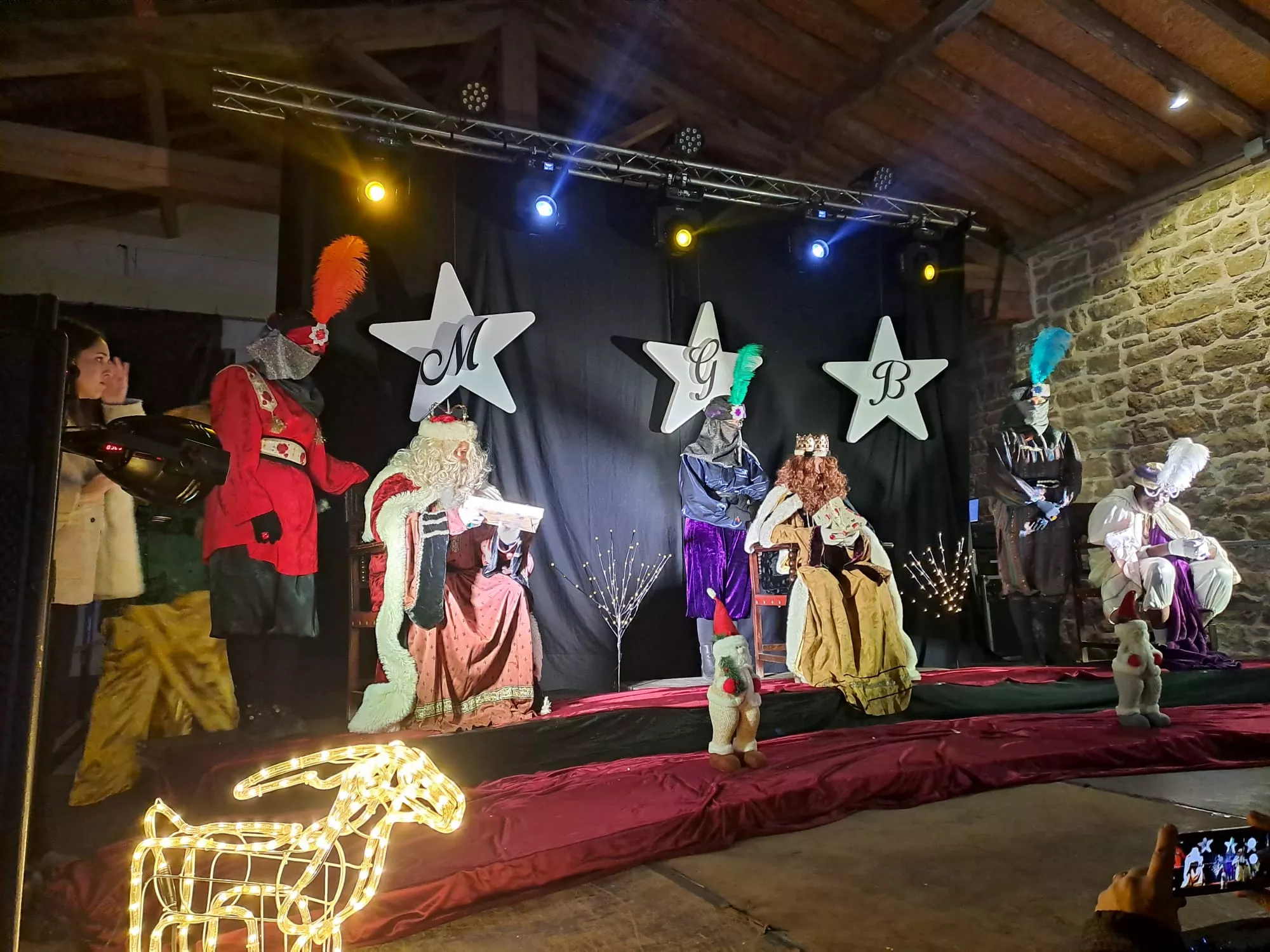 Cabalgata de los Reyes Magos en Ayerbe.