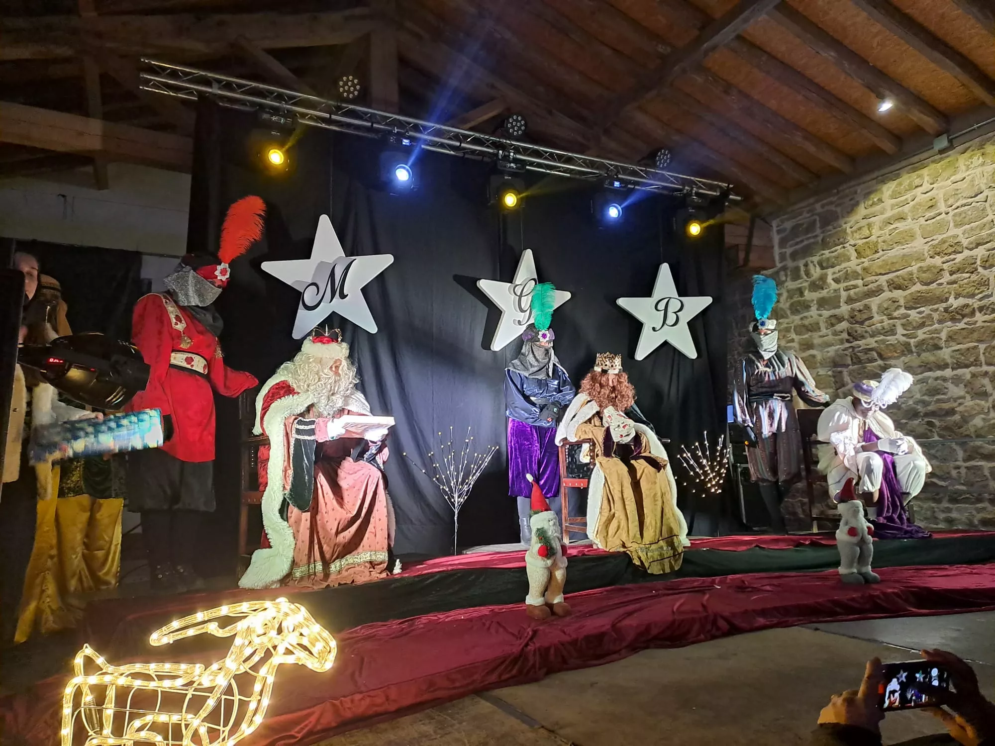Cabalgata de los Reyes Magos en Ayerbe.