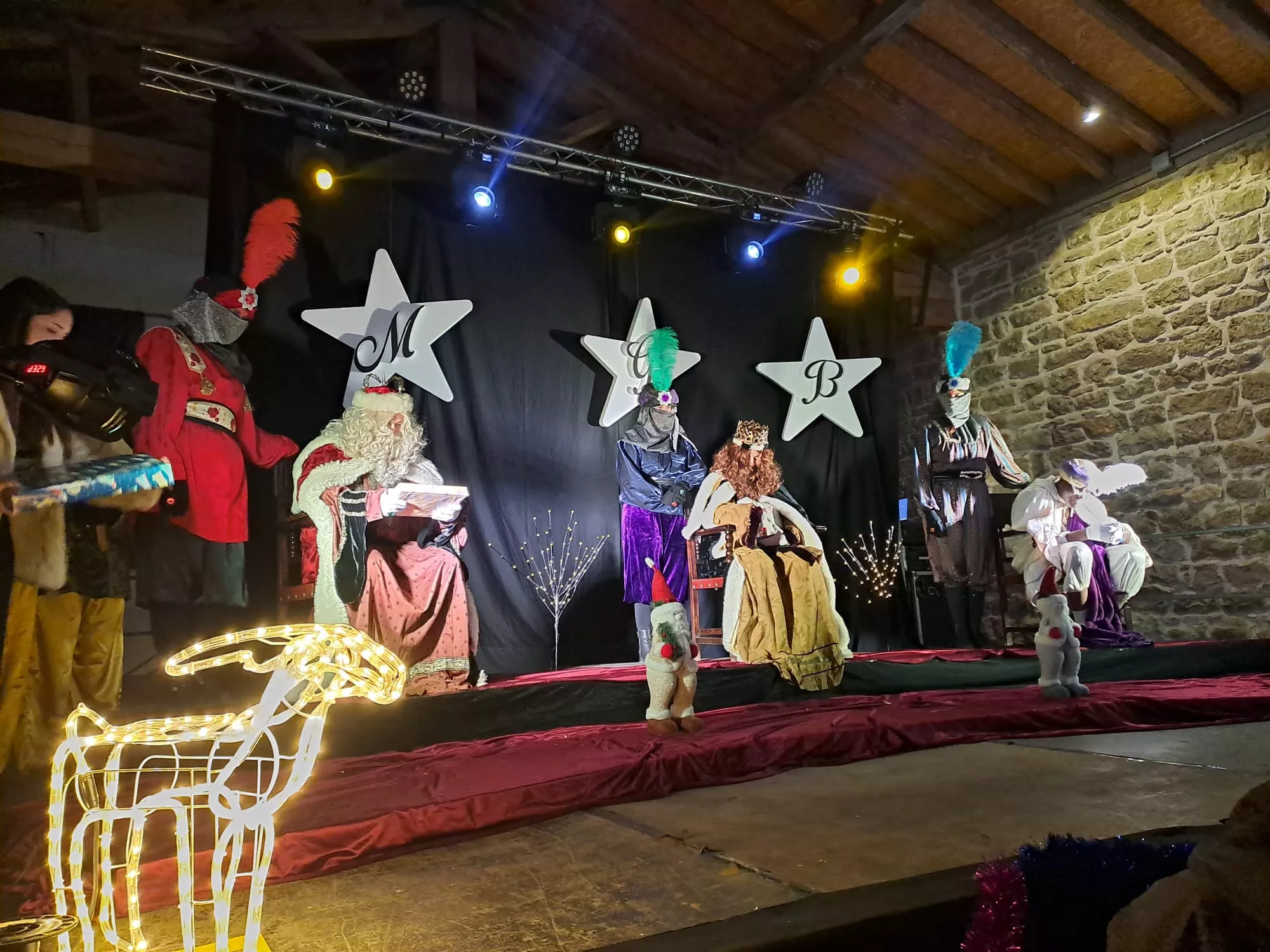 Cabalgata de los Reyes Magos en Ayerbe.