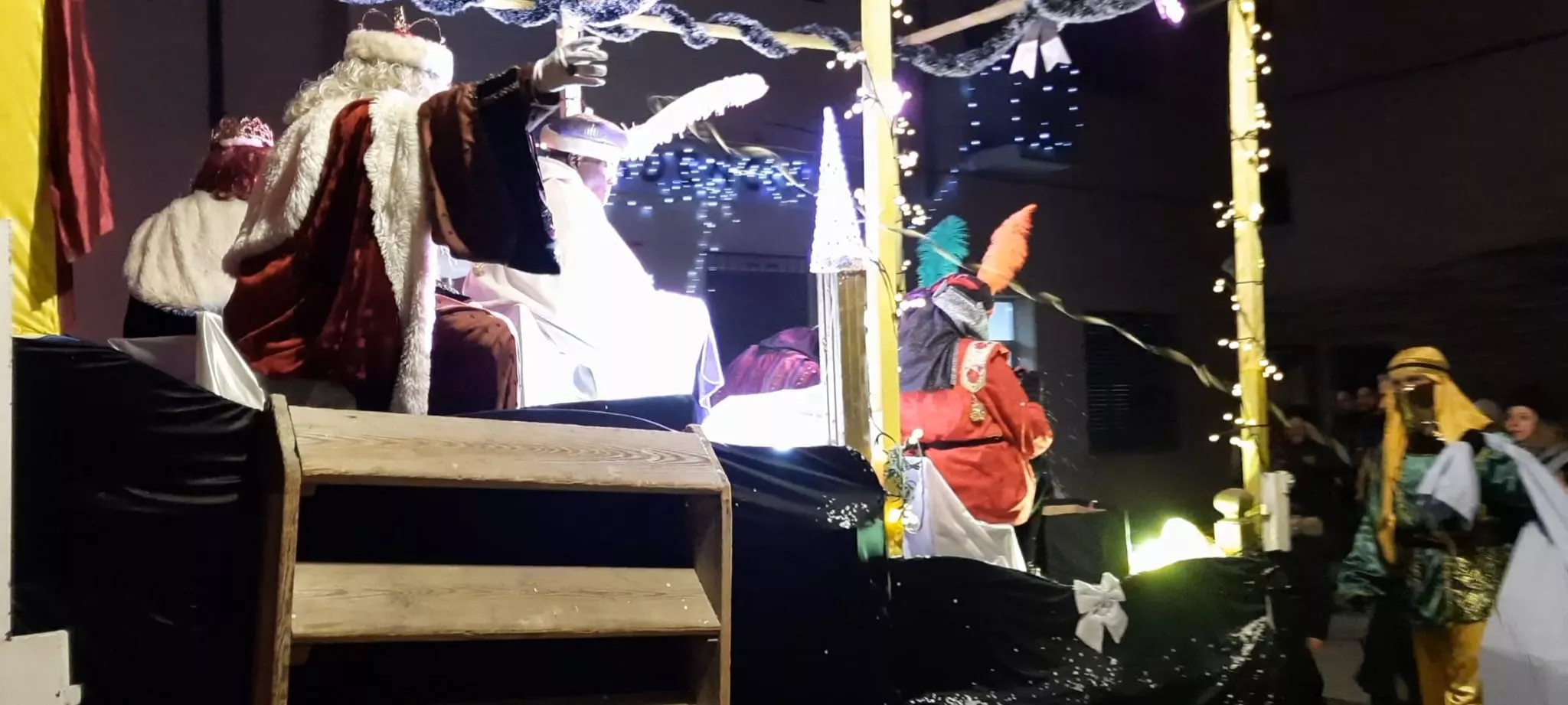 Cabalgata de los Reyes Magos en Ayerbe.