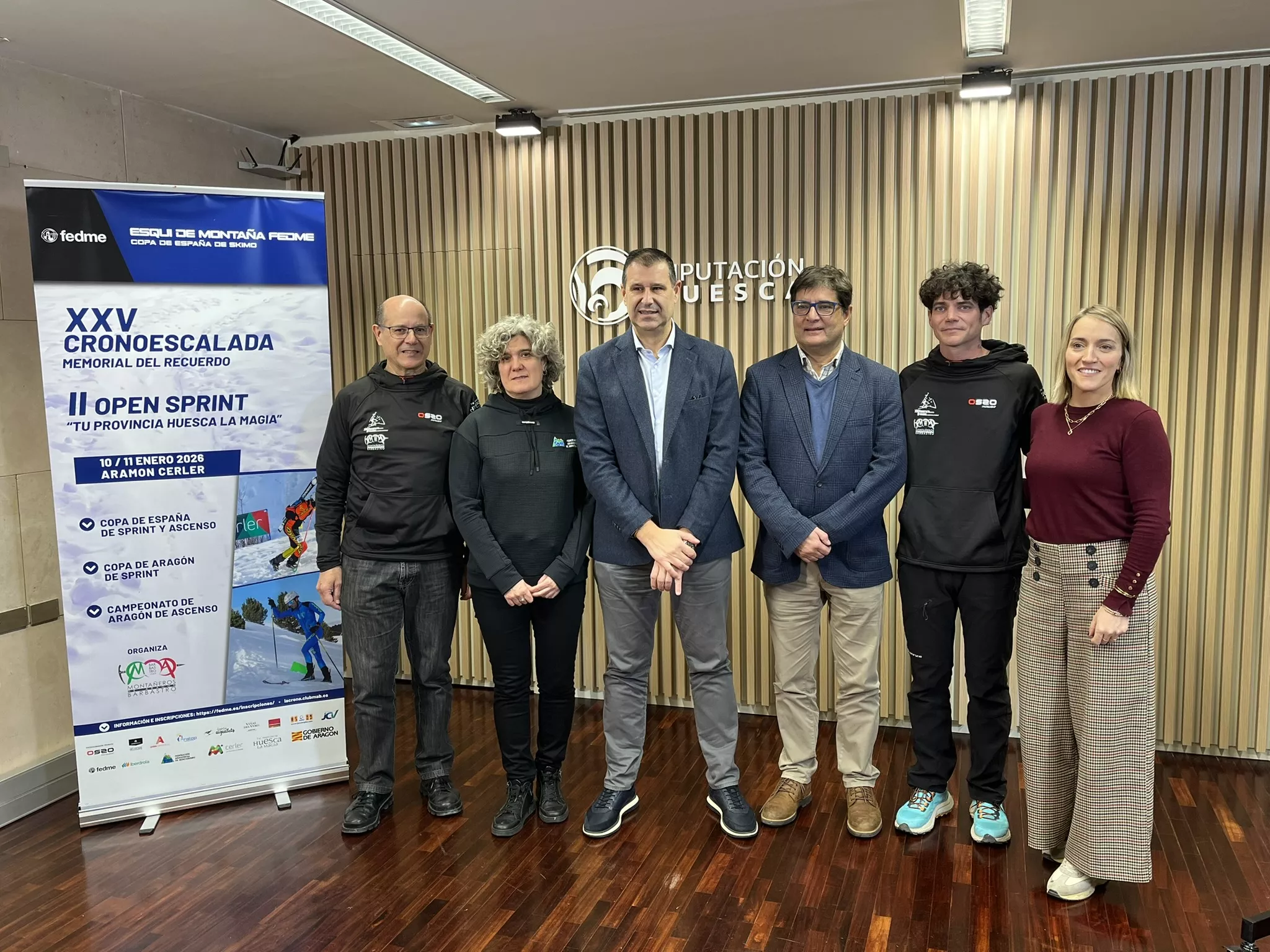 De derecha a izquierda, Lacau, Lanau, Clarella, Serra y Maldonado, en la presentación de la Cronoescalada y Open Sprint de Cerler. Foto: Adri Mora