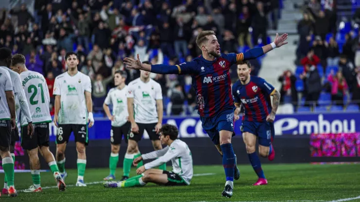 Jorge Pulido celebra el gol contra el Racing. Foto: SD Huesca