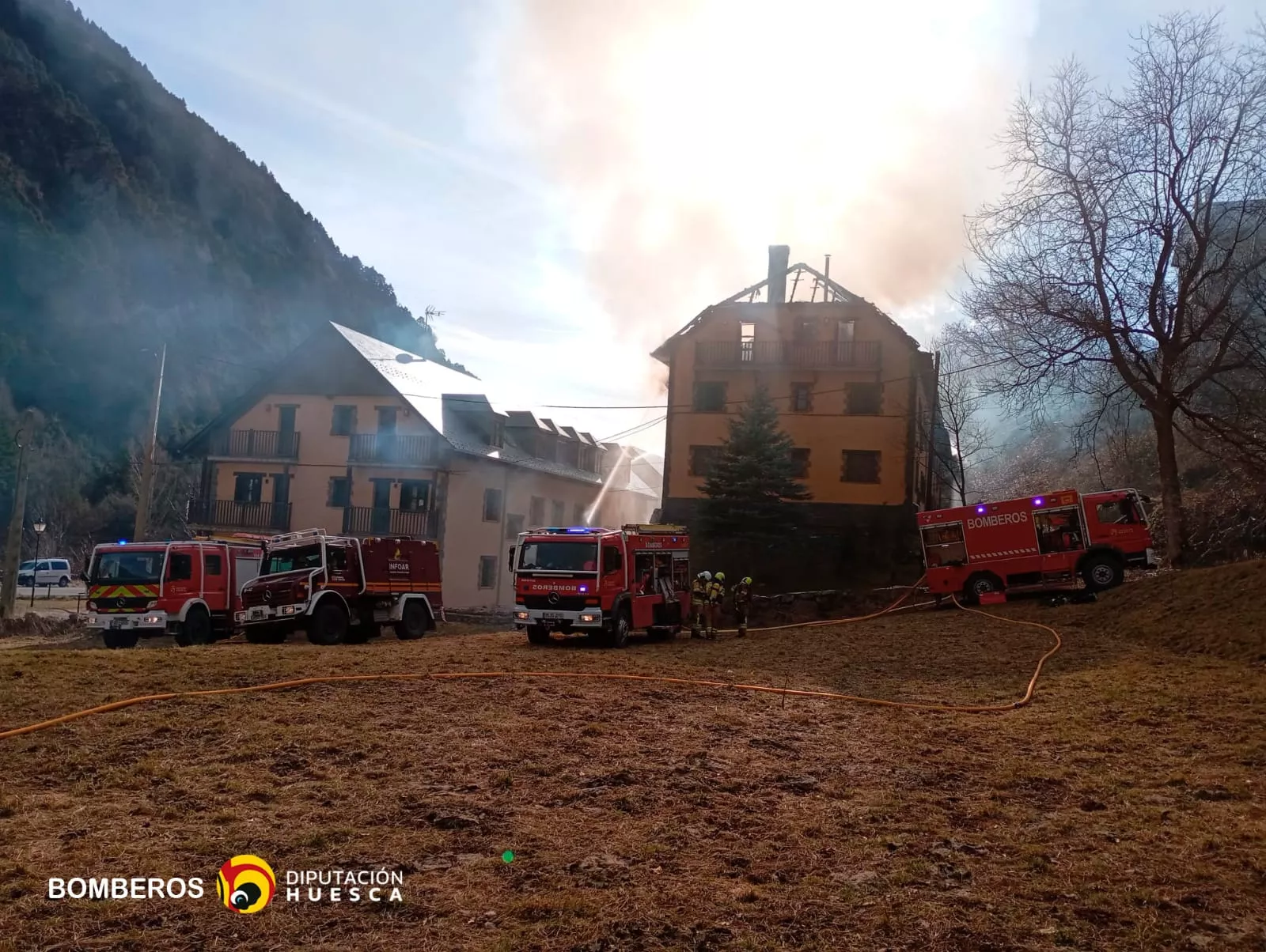 Incendio en un bloque de seis apartamentos en Parzán