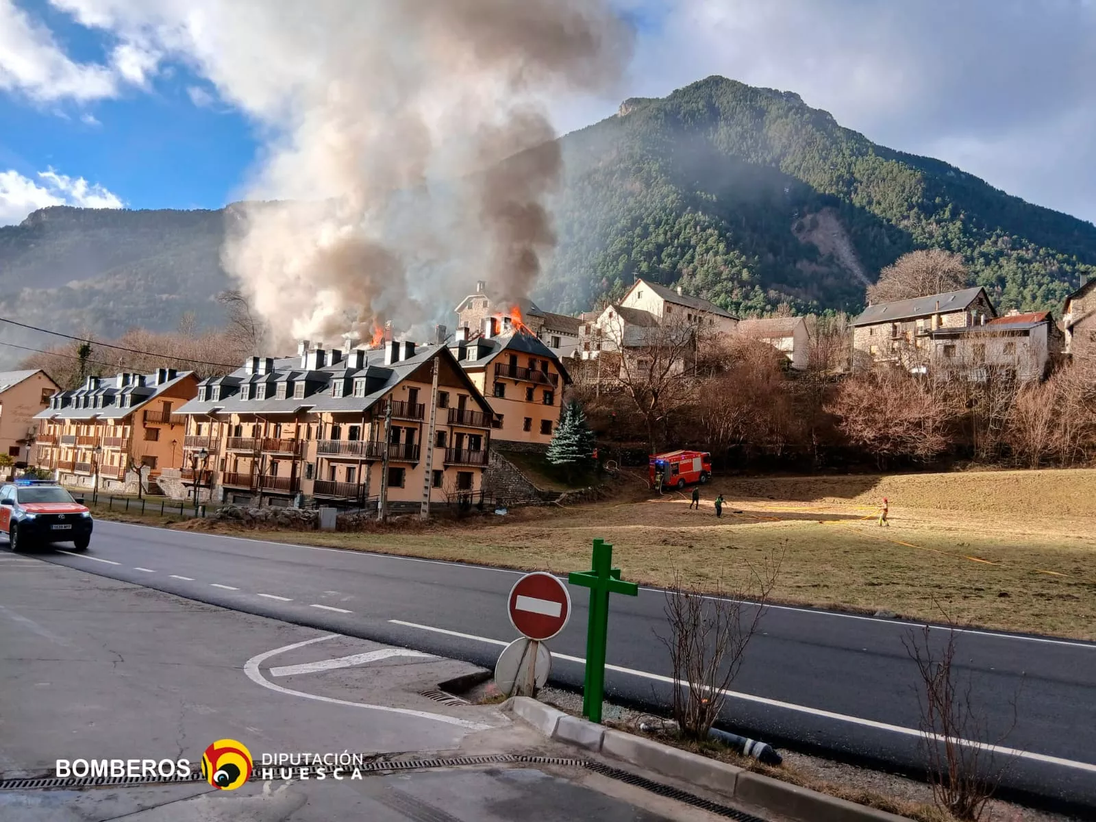 Incendio en un bloque de seis apartamentos en Parzán