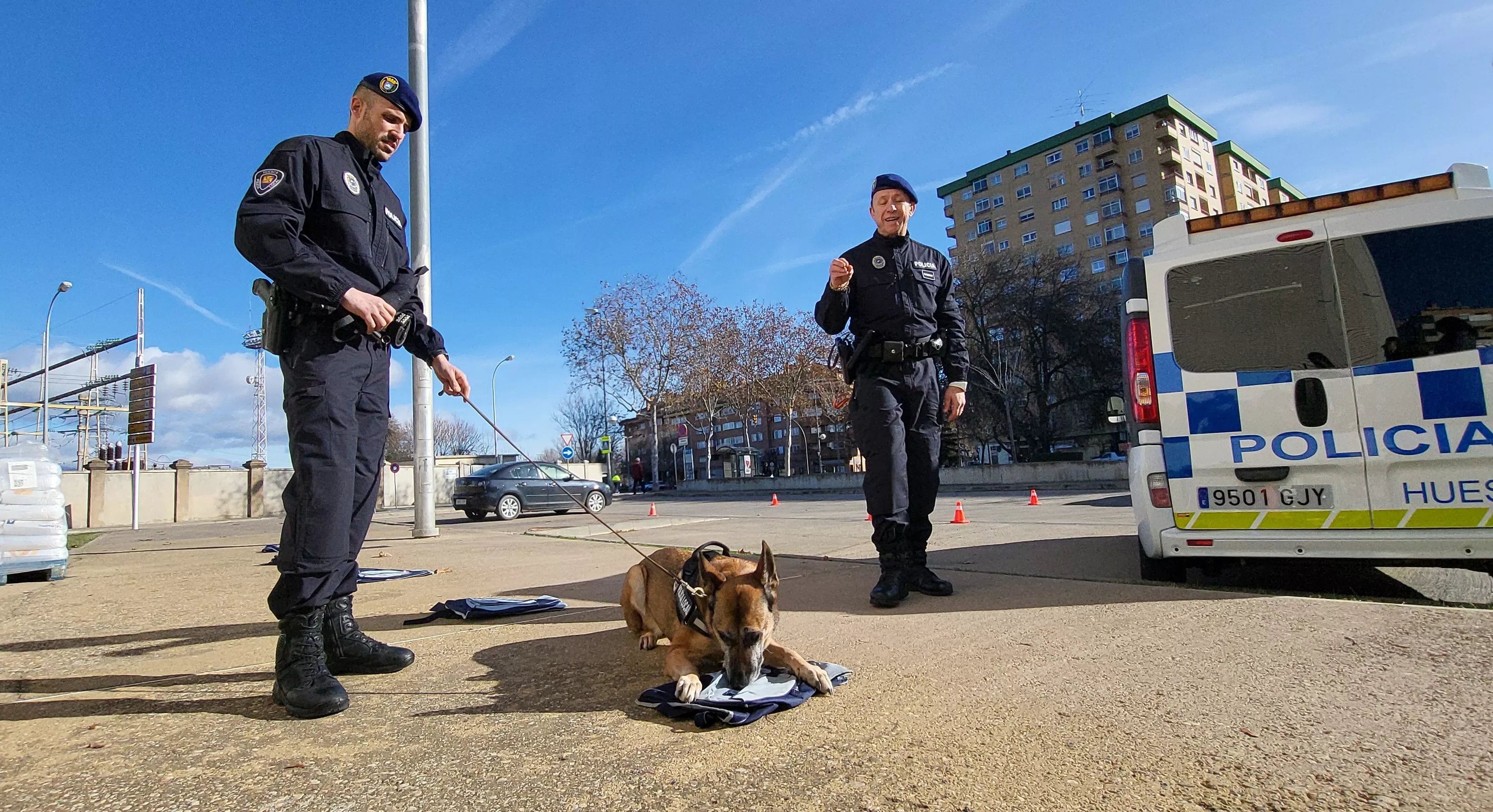 Huesca estrena la primera Unidad Canina de una Policía Local en Aragón para reforzar la seguridad ciudadana. Foto Mercedes Manterola