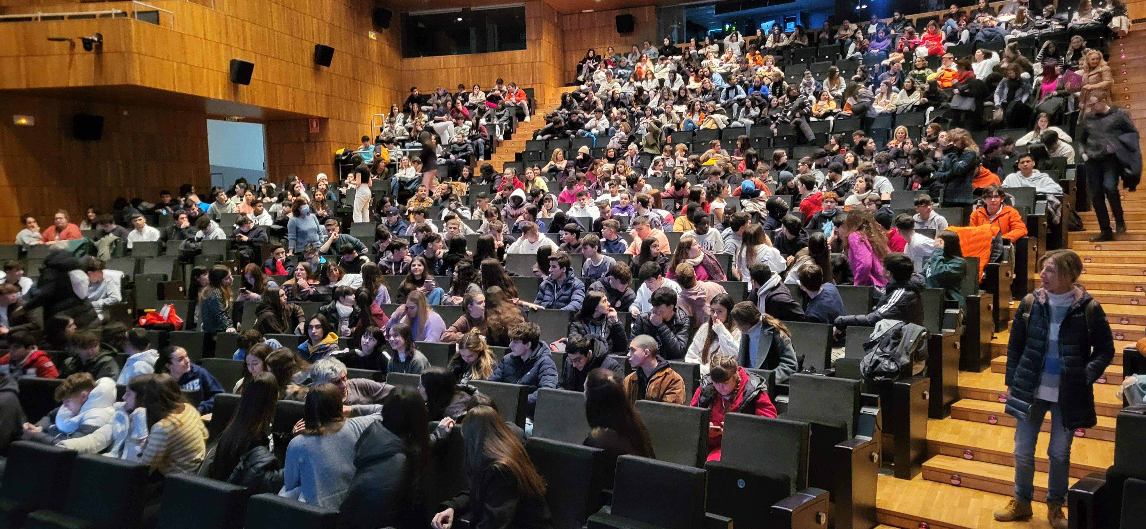 Imágenes de Marina Marroquí y el taller que ha impartido en Huesca  