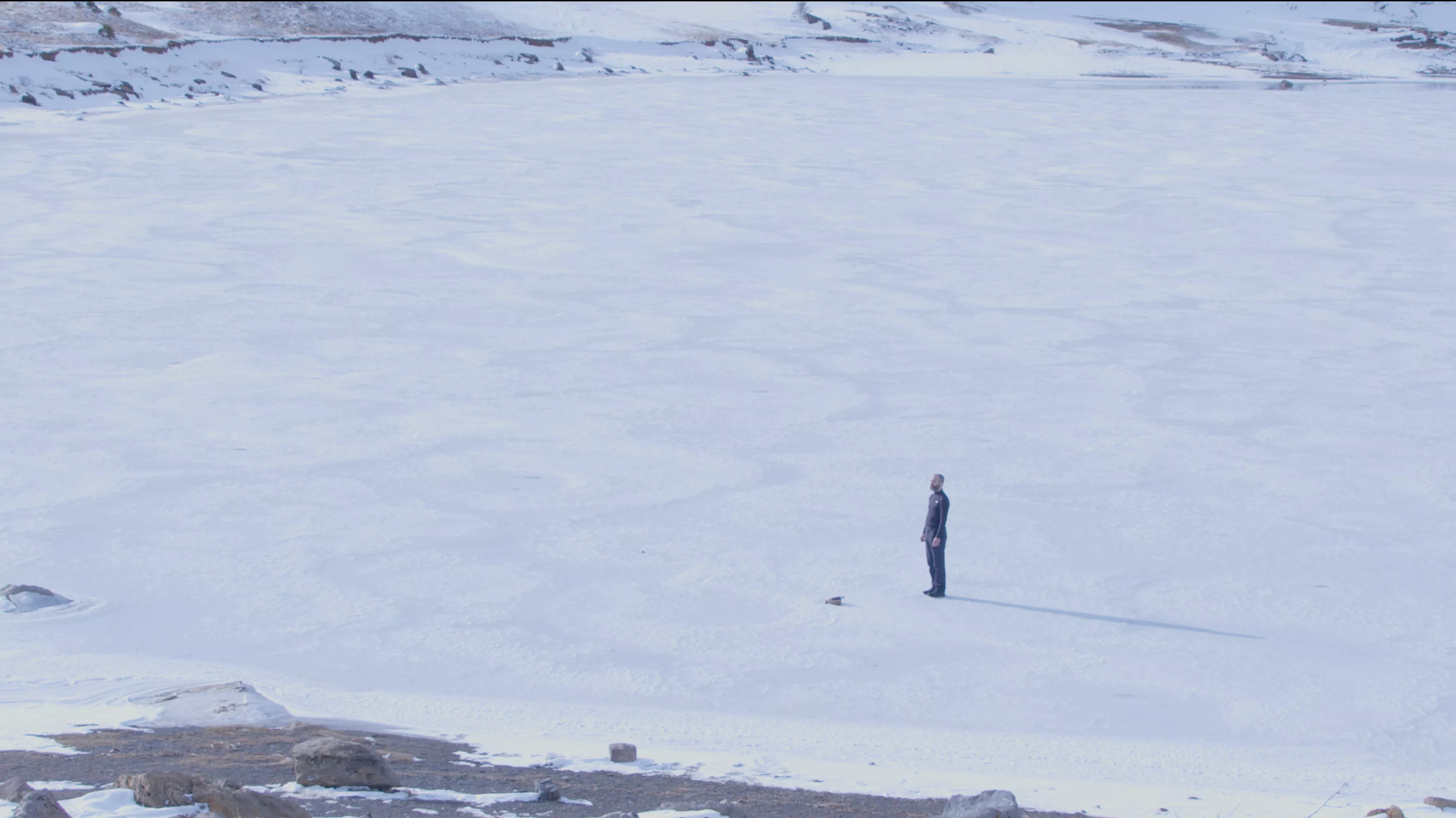 Oscar Bueno en una de sus acciones durante su residencia en la provincia de Huesca. Oscar Bueno en una de sus acciones durante su residencia en la provincia de Huesca.