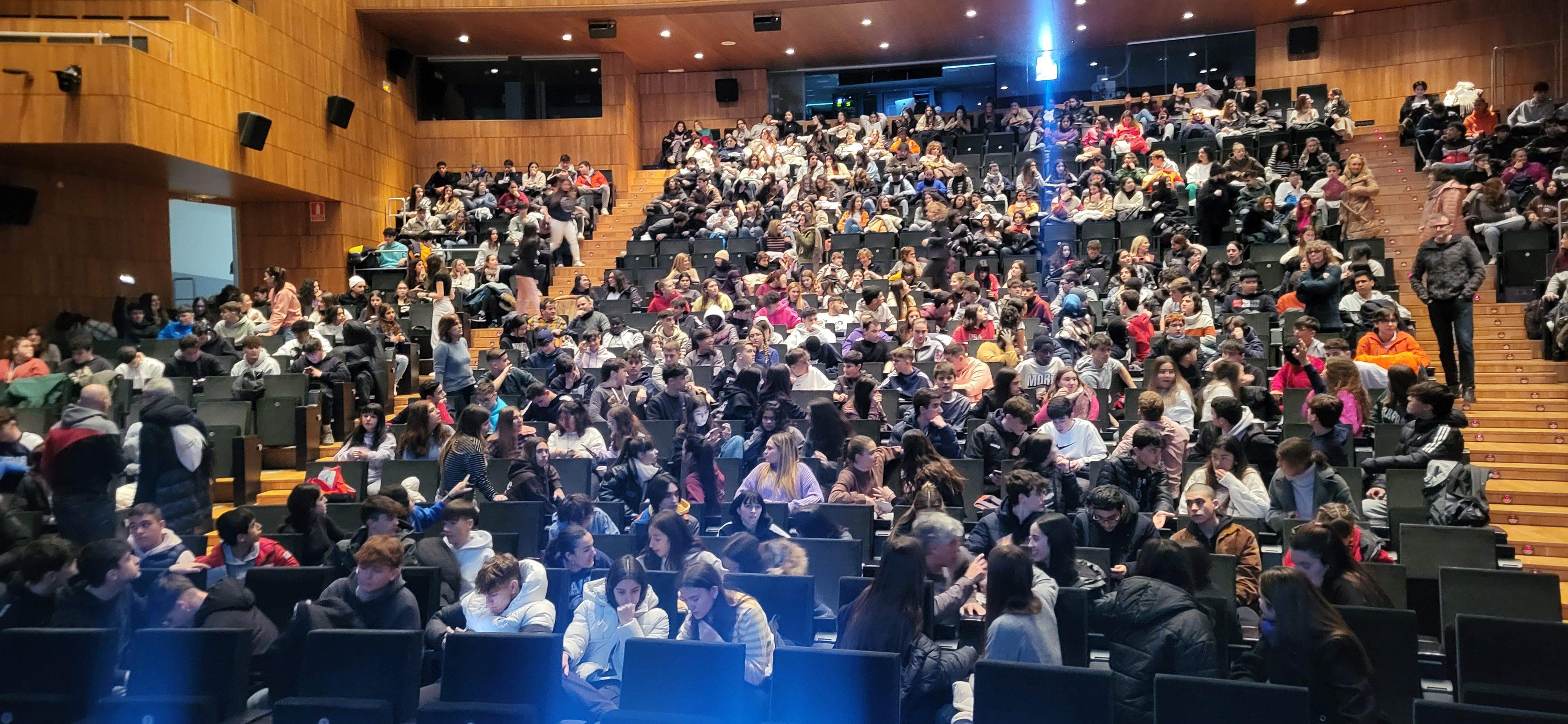 Imágenes de Marina Marroquí y el taller que ha impartido en Huesca  