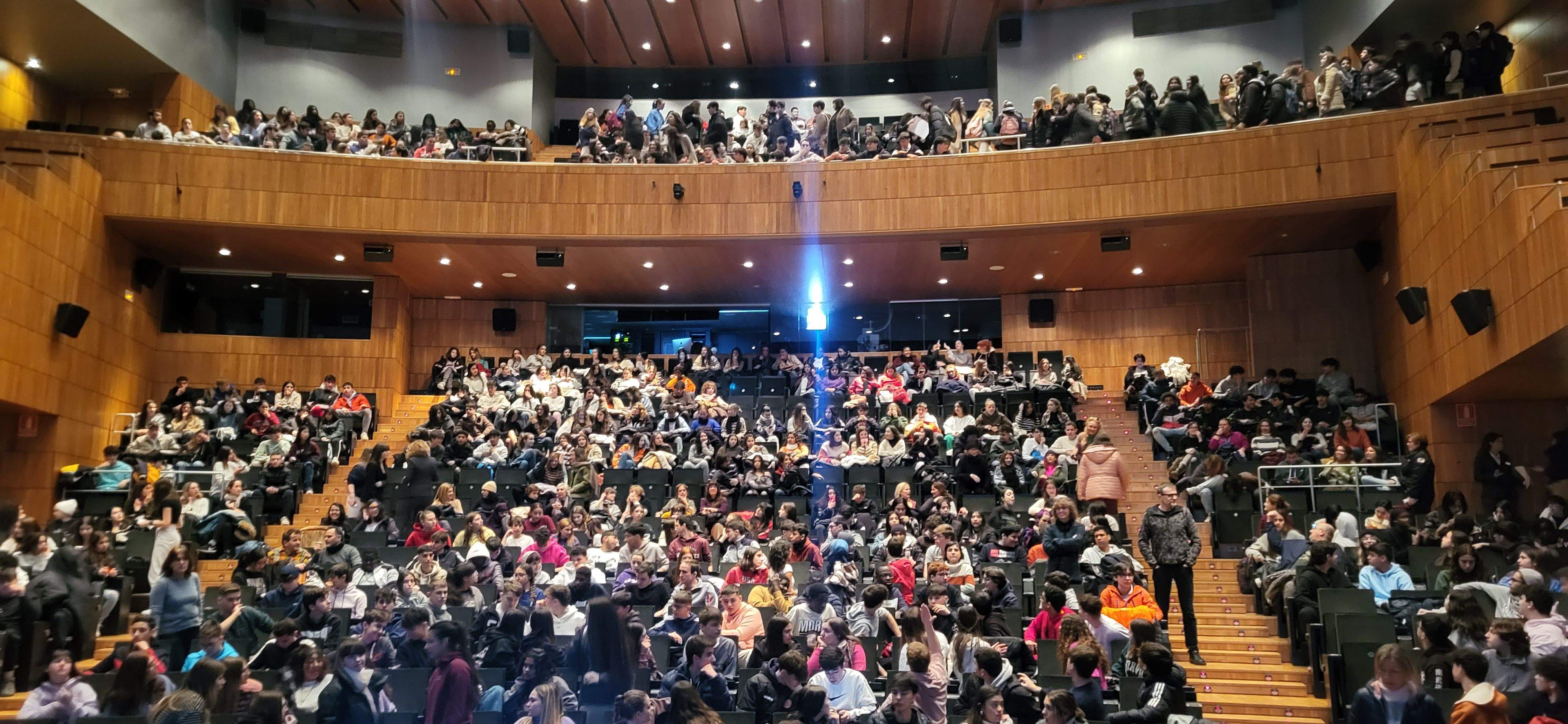 Imágenes de Marina Marroquí y el taller que ha impartido en Huesca  