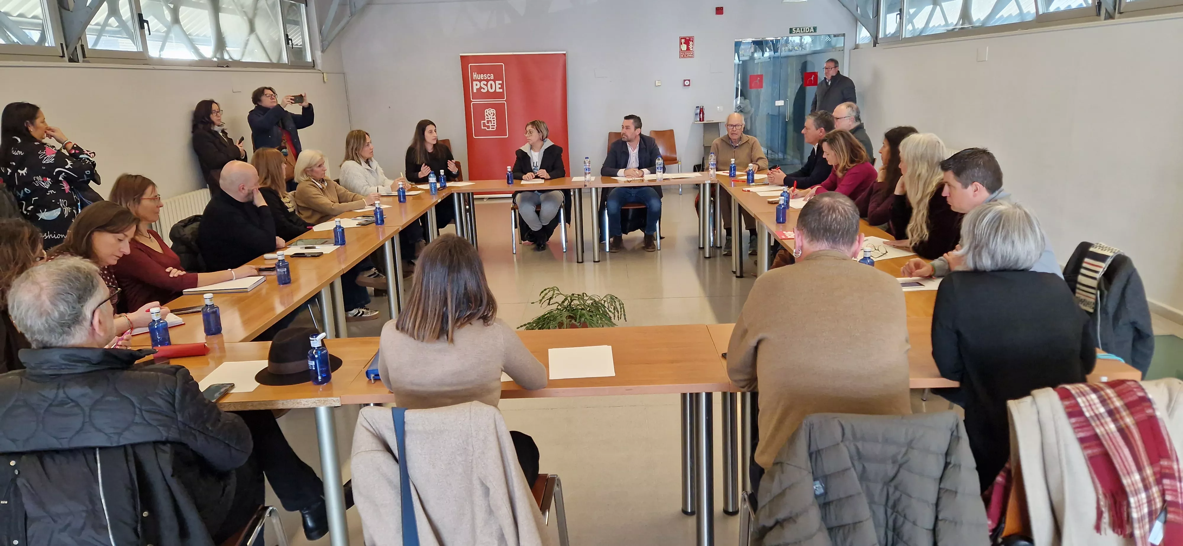 Reunión de Pilar Alegría con Cadis Huesca. Foto Myriam Martínez