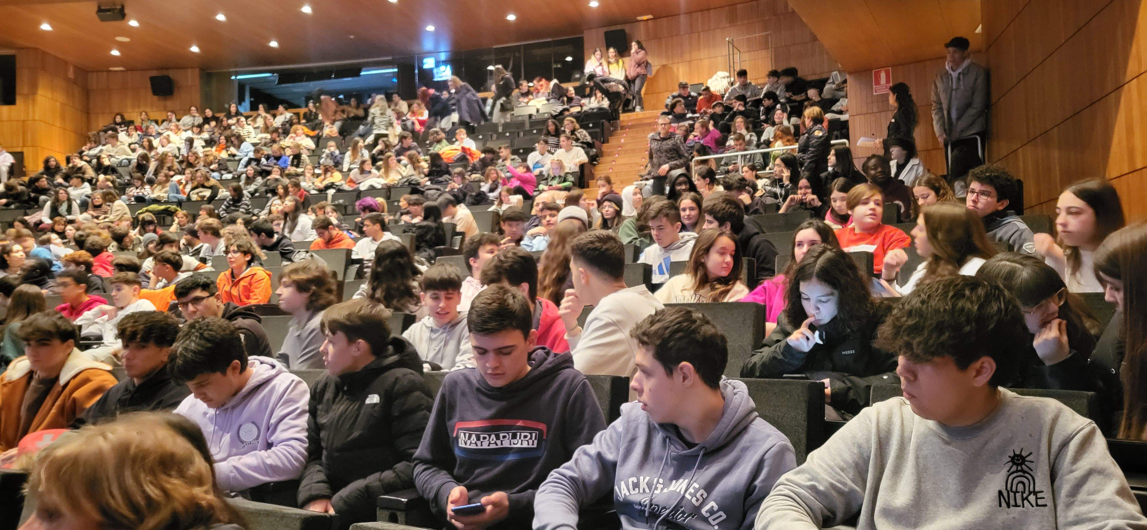 Imágenes de Marina Marroquí y el taller que ha impartido en Huesca  